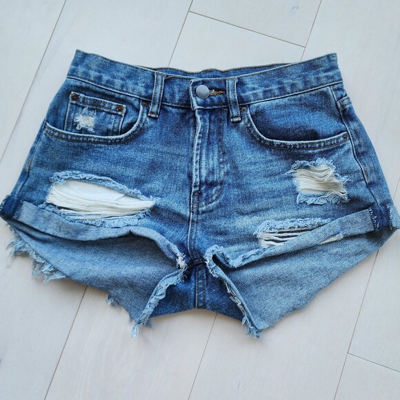 Billabong denim distressed shorty shorts - Picture 1 of 3